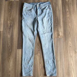 Seven7 Women's Light Wash Skinny Jeans